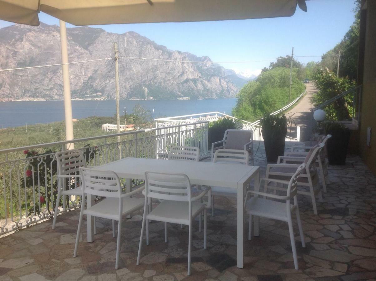 Villa Arianna Panoramic Apartments Мальчезине Экстерьер фото